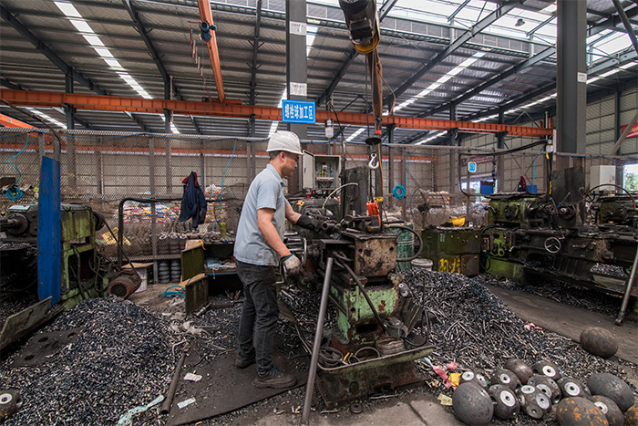 利川网架配件-螺栓球加工车间